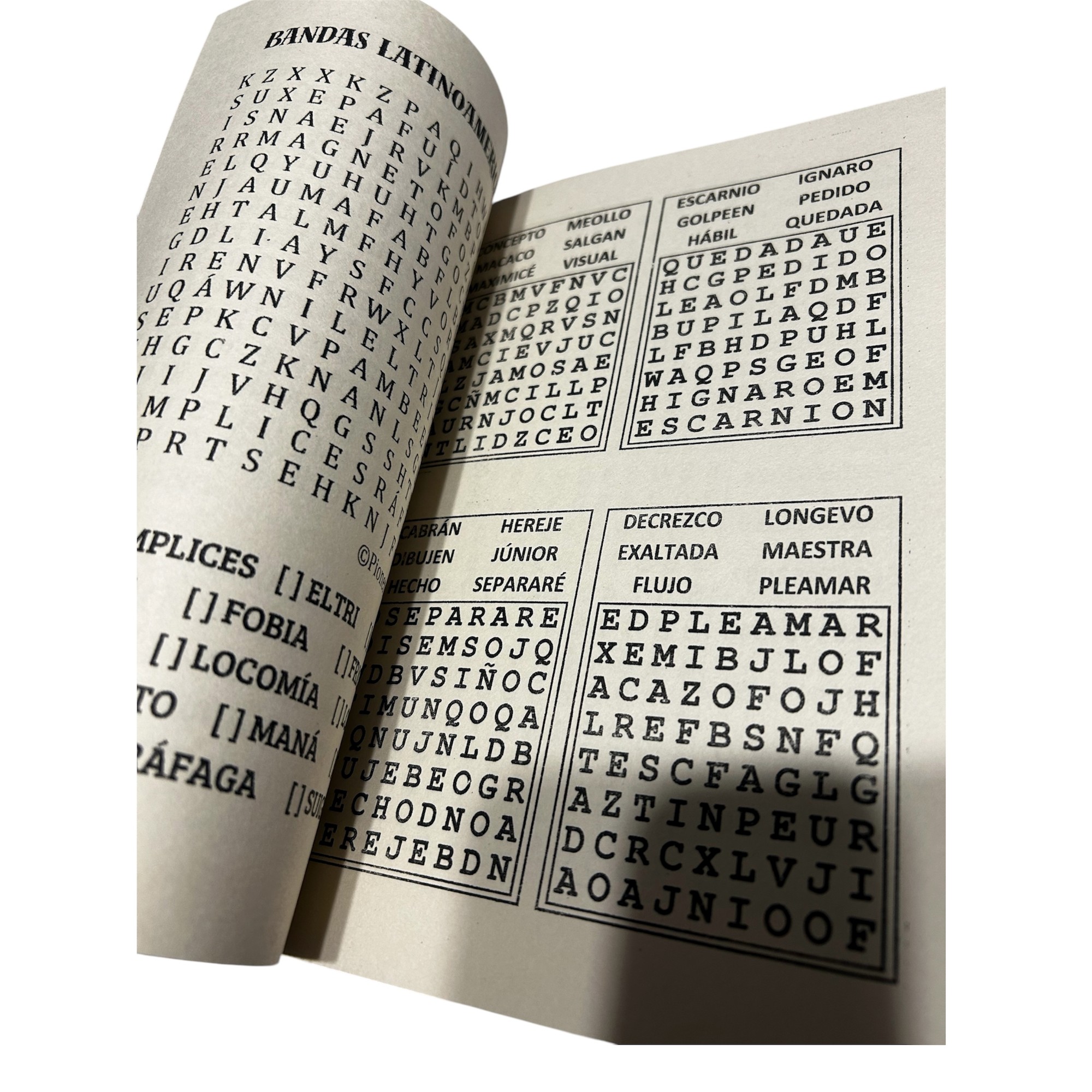 Interior de una revista Sopas de Letras KIOSTRO